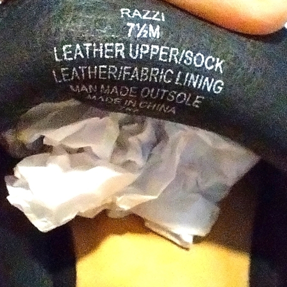 Steve Madden "Razzi" Suede Mules - Picture 3 of 9